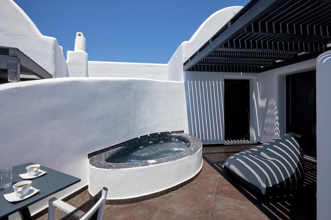 OIA SUITES ОЯ